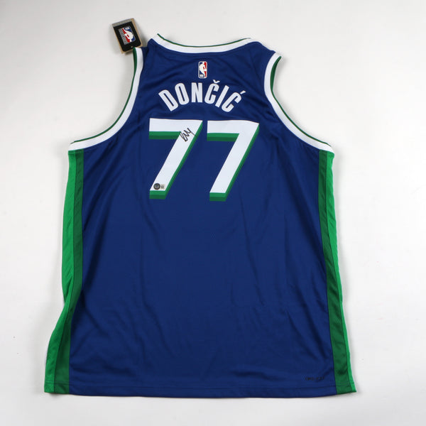 Luka Doncic Autographed Dallas Mavericks Nike Swingman Jersey (JSA Letter  COA) – Fan Arch