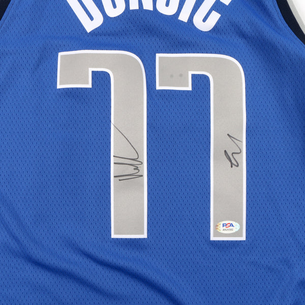 Luka Dončić Signed Dallas Mavericks Nike Swingman Navy Blue NBA Jersey –  Radtke Sports
