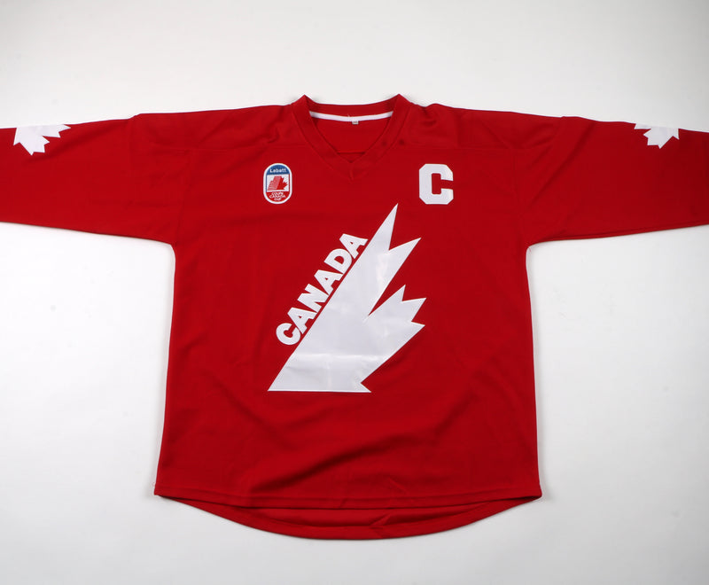 Wayne Gretzky signed autographed Jersey Canada RARE The Great One Beckett COA