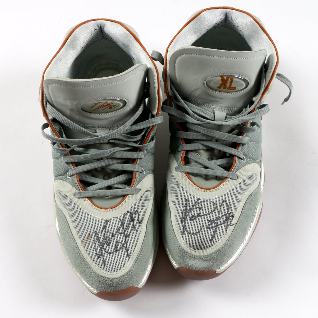 Kevin Love Signed Shoes Game Used- COA Beckett