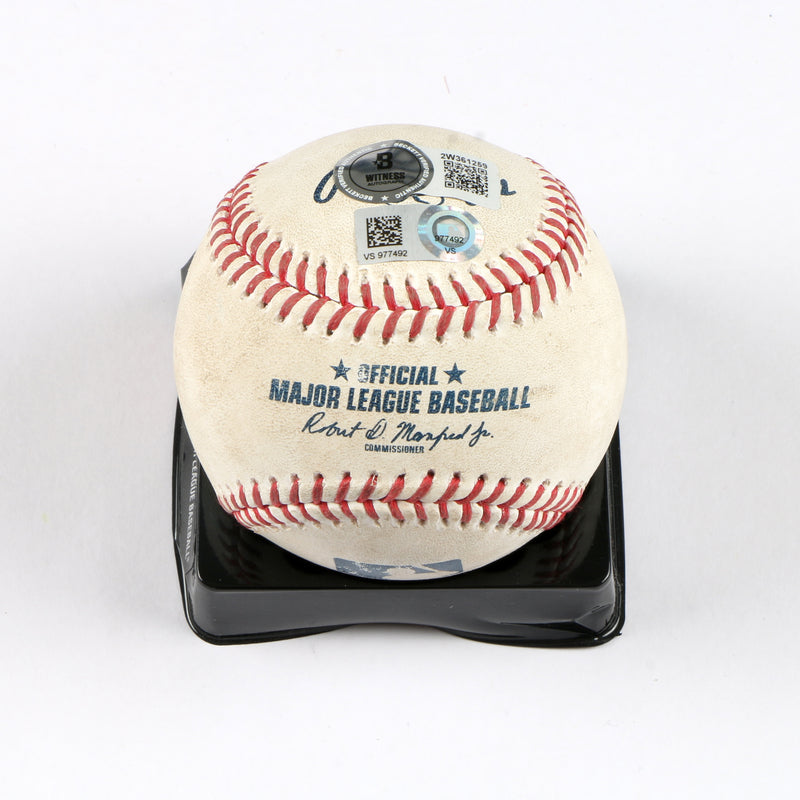 Ozzie Albies Signed Baseball Atlanta Braves Game Used MLB Beckett