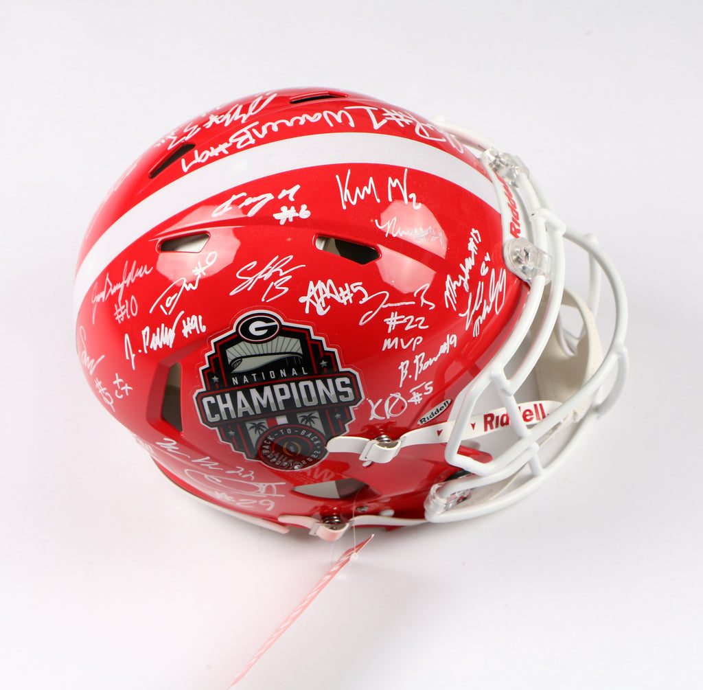 Georgia Bulldogs 2022 Team Signed Helmet Authentic Stetson Bennett Ladd Brock National Champs BAS AE39196 NEW
