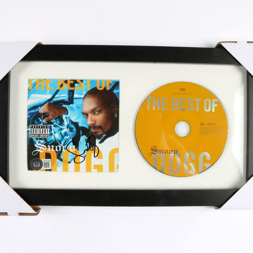 Snoop Dogg Signed The Best of Snoop Dogg Album Cover with CD