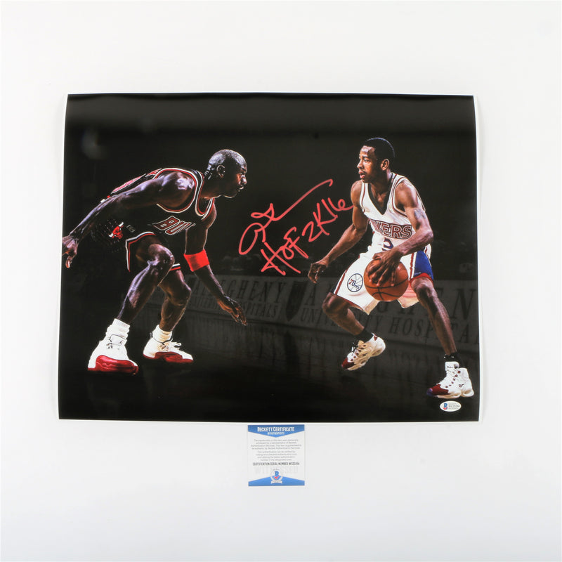 Allen Iverson Signed 16"x20" Spotlight Photo Philadelphia 76ers with "HOF 2016" Inscription