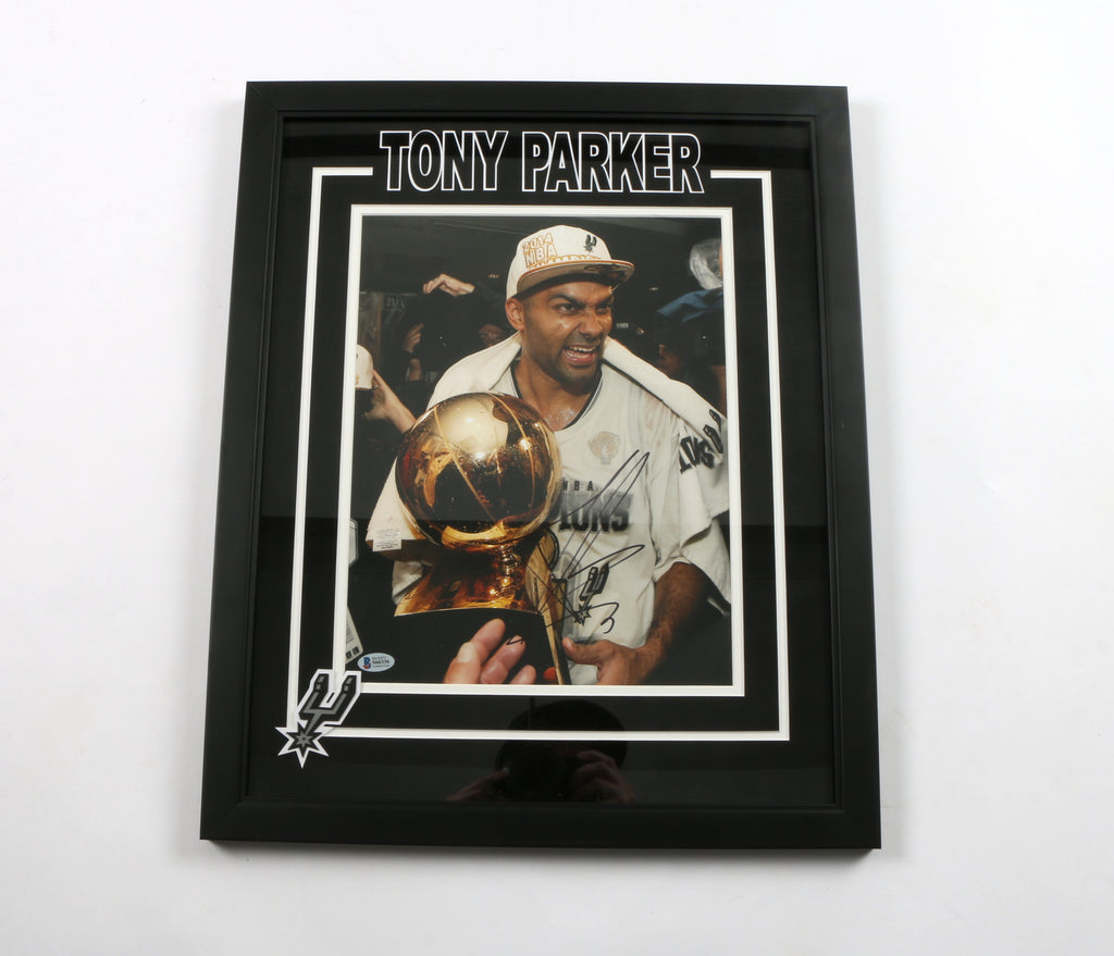 Tony Parker Signed Jersey (Beckett)